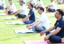 अंतरराष्ट्रीय योग दिवस के उपलक्ष्य में मुख्यमंत्री ने अधिकारियों एवं कर्मचारियों के साथ किया योगाभ्यास।