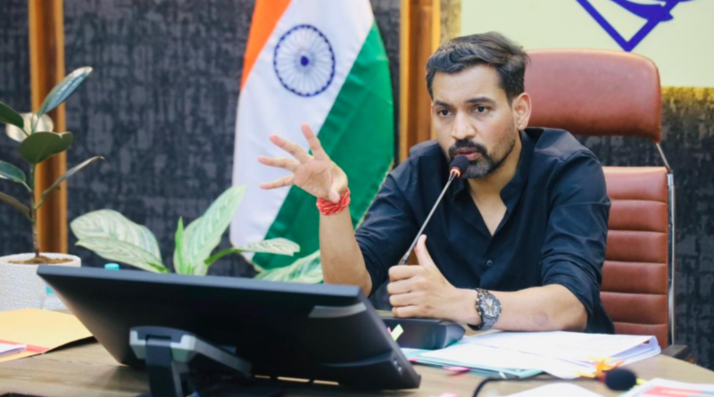 ‘‘सरलीकरण, समाधान, निस्तारण एवं संतुष्टि’’ के मंत्र को धरातल पर उतारे विभाग- डीएम