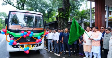 उत्तराखण्ड स्वच्छ गतिशीलता परिवर्तन नीति-के तहत 06 लाभार्थियों को सब्सिडी चेक किए प्रदान