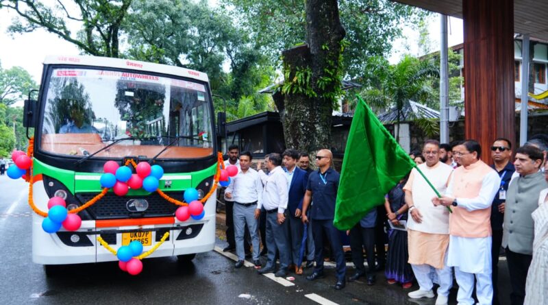 उत्तराखण्ड स्वच्छ गतिशीलता परिवर्तन नीति-के तहत 06 लाभार्थियों को सब्सिडी चेक किए प्रदान