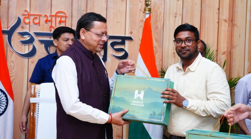 मुख्यमंत्री पुष्कर सिंह धामी से छत्तीसगढ़ से आए पत्रकारों के प्रतिनिधिमंडल ने की शिष्टाचार भेंट