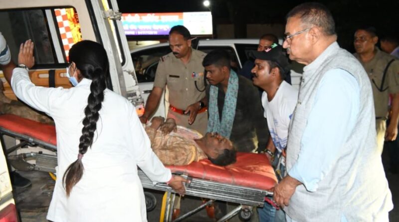 गढ़ी कैंट में मलबा गिरने से दो श्रमिक दबे, कैबिनेट मंत्री गणेश जोशी ने कराया रेस्क्यू