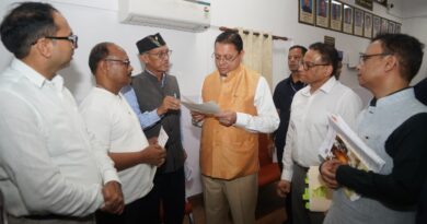 मुख्यमंत्री पुष्कर सिंह धामी से विभिन्न कर्मचारी संगठनों के प्रतिनिधिमंडलों ने की भेंट,