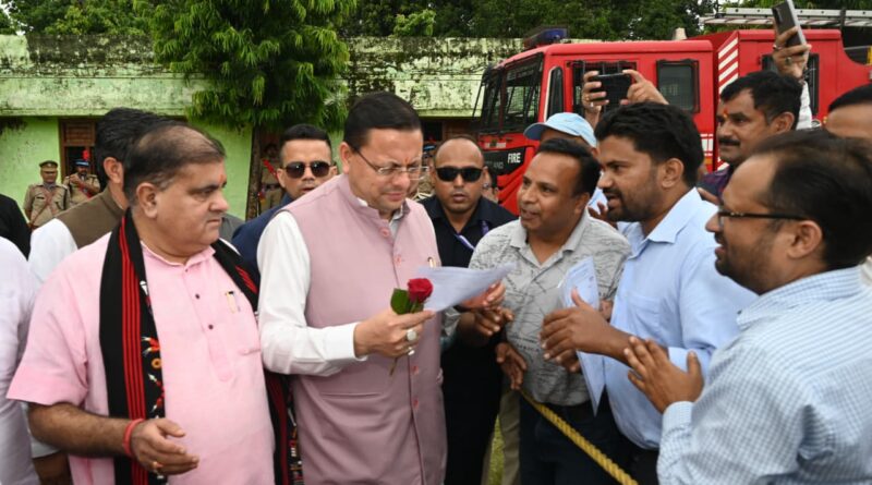 सीएम धामी ने सुनीं जनता की समस्याएं, शेर नाला पर 9.93 करोड़ की लागत से बने डबल लेन पुल का किया लोकार्पण