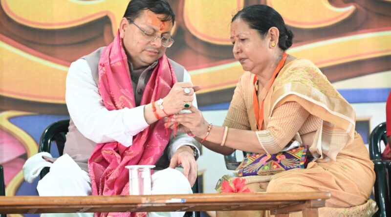 मुख्यमंत्री धामी की महिलाओं को बड़ी सौगात, 60 साल की उम्र से रोडवेज बसों में मिलेगा मुफ्त सफर