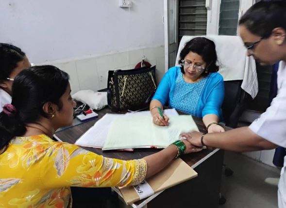 सीएमओ डॉ. मेघना असवाल का औचक निरीक्षण, स्वास्थ्य सेवाओं में सुधार के दिए निर्देश