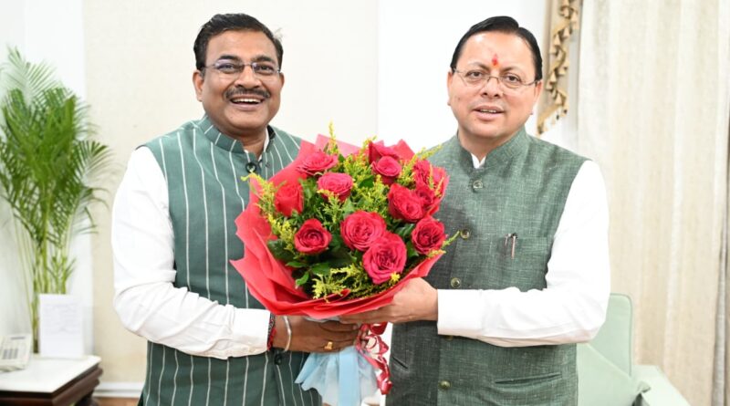 मुख्यमंत्री पुष्कर सिंह धामी के जन्मदिवस पर मुख्यमंत्री आवास में उमड़ा आत्मीयता का माहौल, मंत्रीगण, अधिकारी-कर्मचारी और जनप्रतिनिधियों ने दी शुभकामनाएं