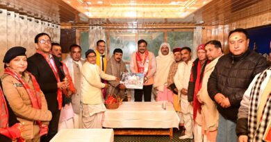 मुख्य सचिव आनंद बर्धन ने गंगोत्री धाम में की पूजा-अर्चना, व्यवस्थाओं का लिया जायजा
