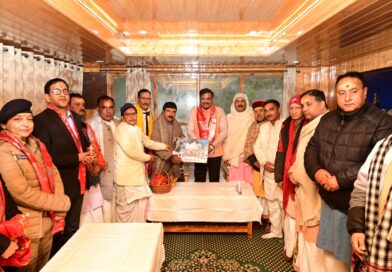 मुख्य सचिव आनंद बर्धन ने गंगोत्री धाम में की पूजा-अर्चना, व्यवस्थाओं का लिया जायजा